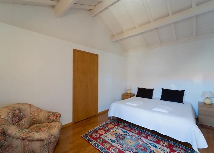 Casas De Pouca 몬딤데바스토