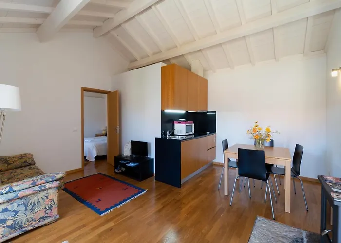 Casas De Pouca * 몬딤데바스토